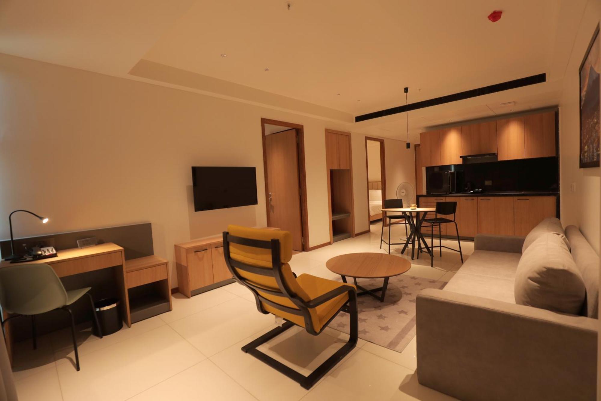Hotel The World Surat Exterior foto