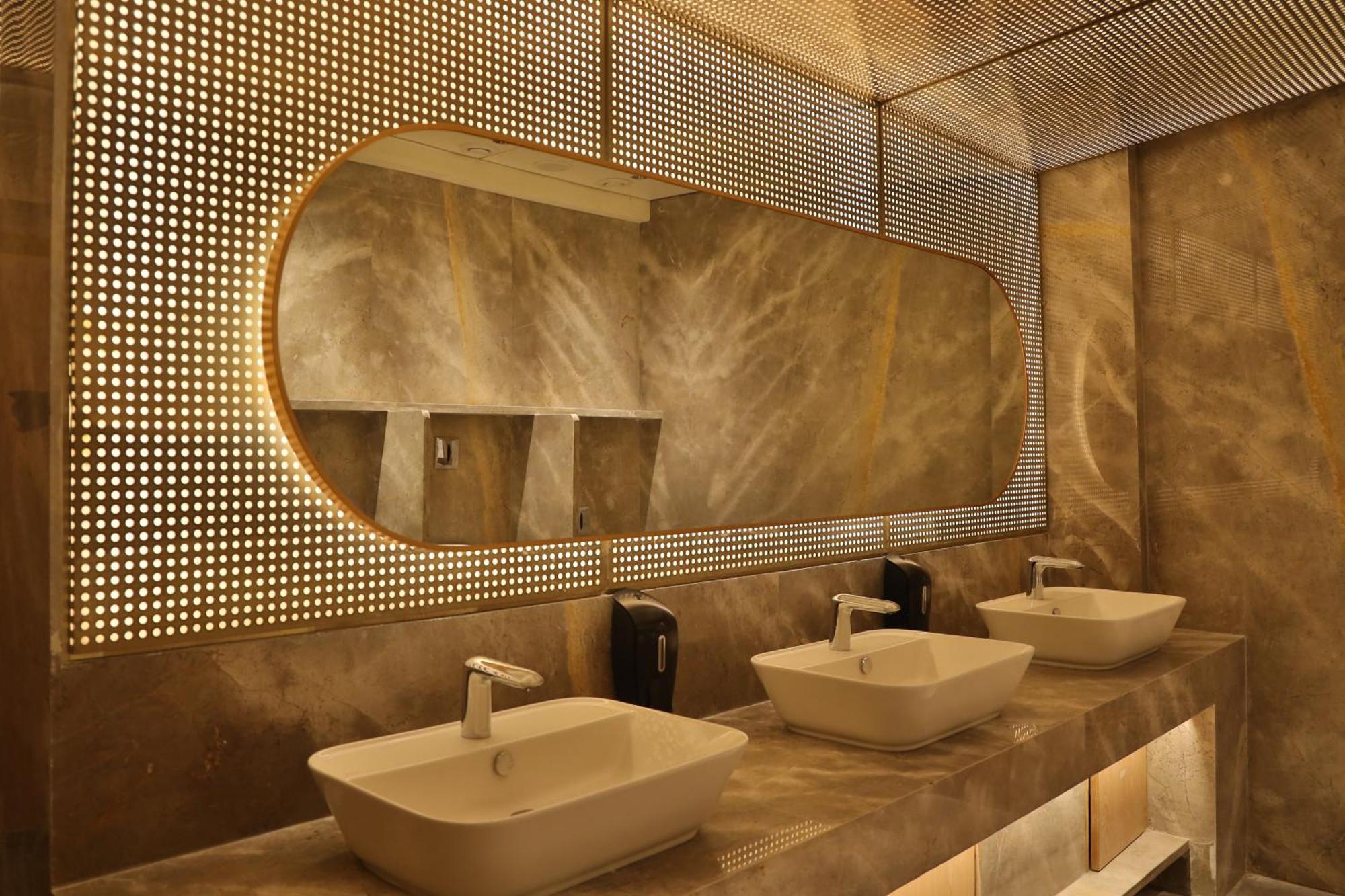 Hotel The World Surat Exterior foto